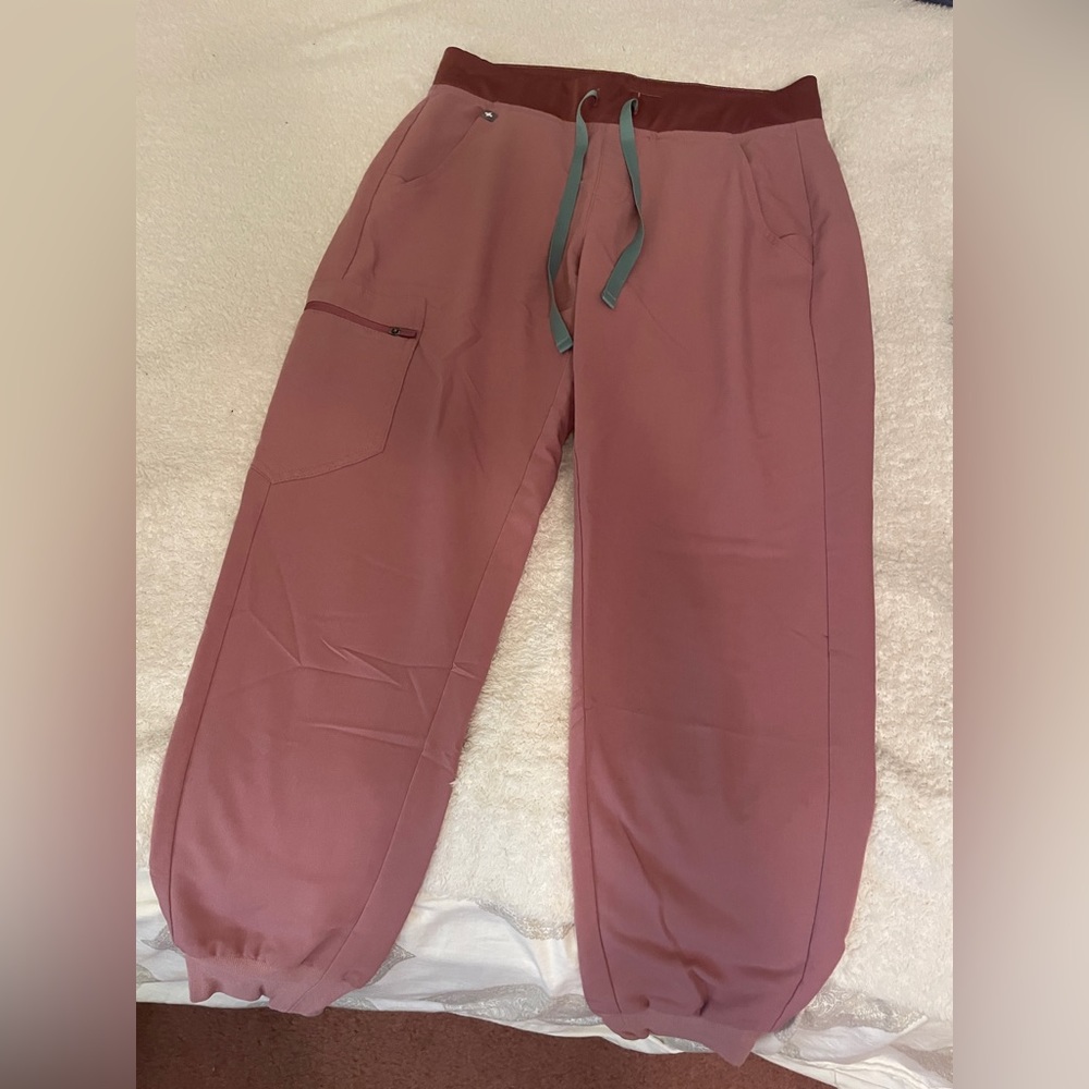 FIGS scrubs Mauve with teal ties joggers SMALL petite